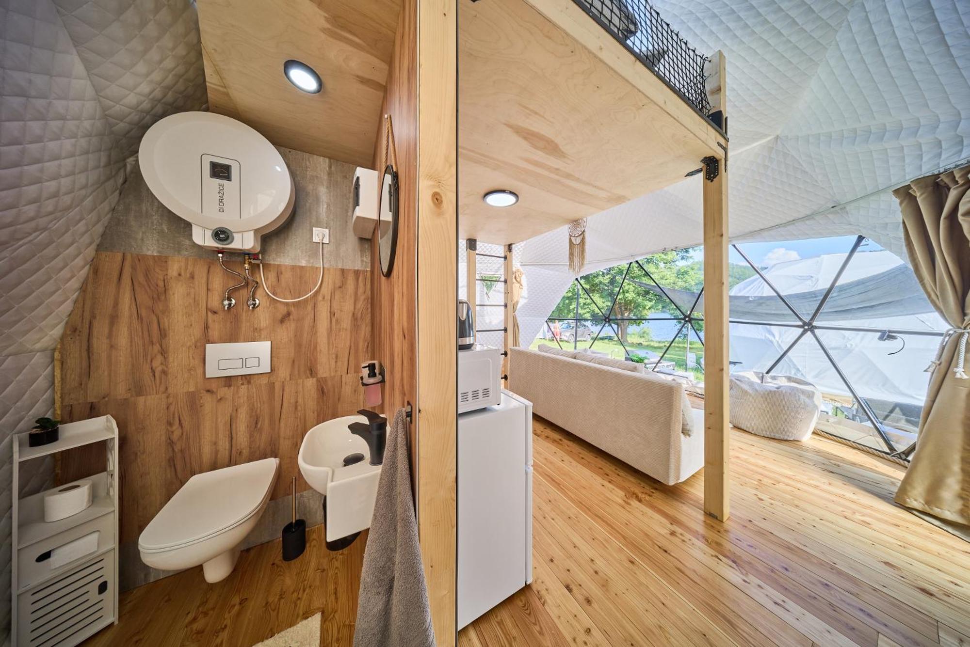 Glamping Slapy Hotell Eksteriør bilde